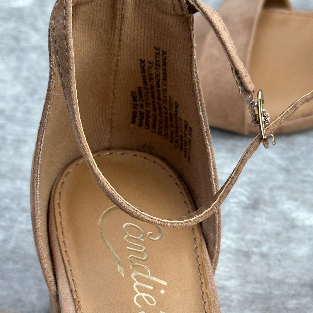 Candie's Tan Women's Sandals - Picture 2 of 4